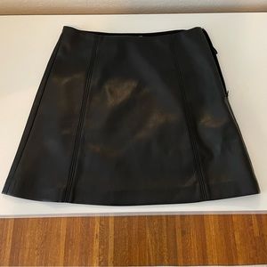 NWOT Aritzia Babaton Vegan Leather Mini Skirt